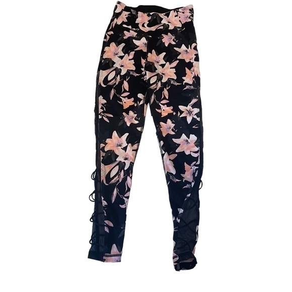 VICTORIAS SECRET Incredible Essentials Floral Print Side Lace Leggings - Picture 7 of 7